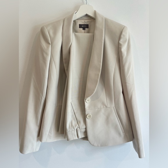 Full Women’s Suit- bone colour bootcut pant fitted blazer g2000 - Picture 8 of 8